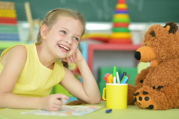 Cute Little Girl Drawing Felt Pen While Sitting Table Her — Stock Photo, Image