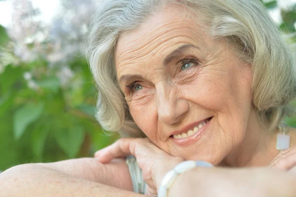 Smiling Elderly Woman Posing Summer Park — Stock Photo, Image