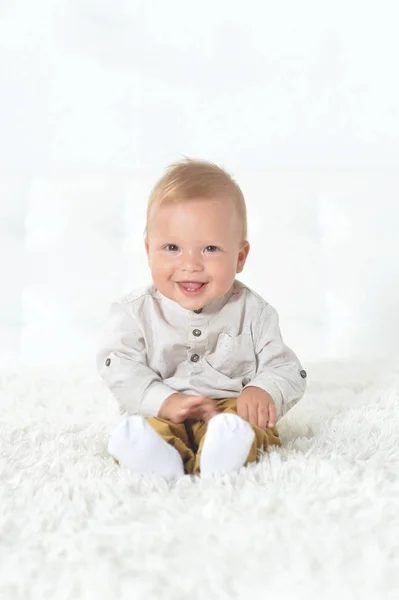 Lindo Hermoso Bebé Niño Cama — Foto de Stock