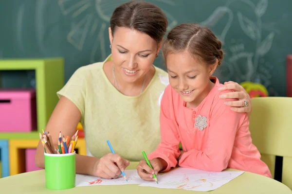 Moeder met dochtertje — Stockfoto