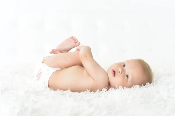 Söt Vacker Baby Pojke Säng — Stockfoto