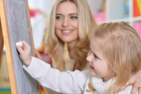 Mère avec petite fille — Photo