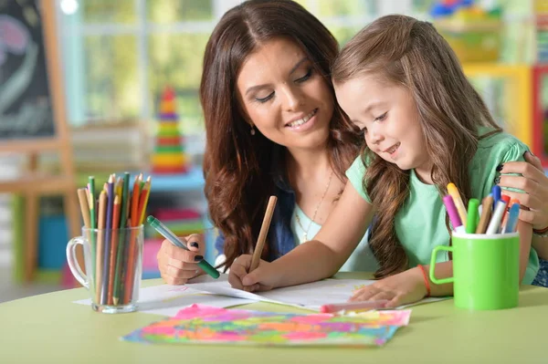 Moeder en dochter schilderij — Stockfoto