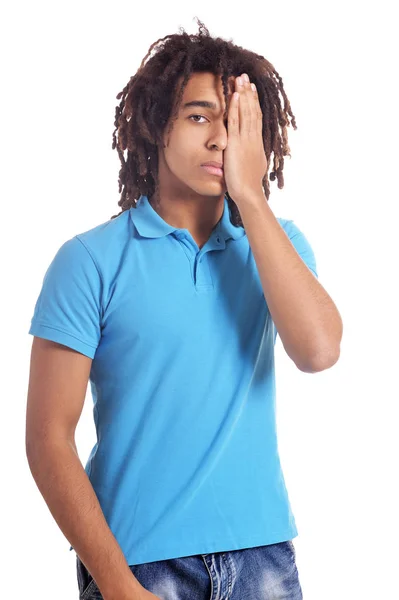 Beyaz Arka Plan Karşı Göz Kapatma Yakışıklı Genç — Stok fotoğraf