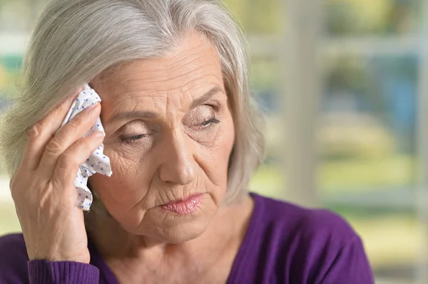 Primer Plano Retrato Mujer Mayor Triste — Foto de Stock