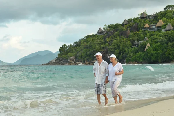 Elderly Couple Resting Beach Travel — Stock Photo, Image
