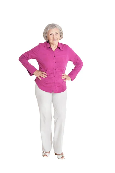 Lächelnde Seniorin Posiert Isoliert Auf Weißem Hintergrund — Stockfoto