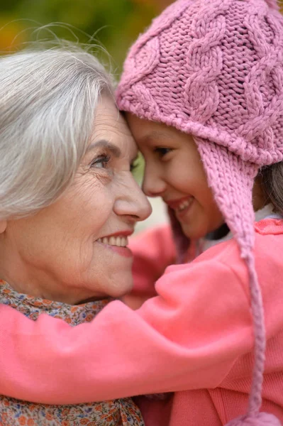 Grandmother and granddaughter having fun — Stock Photo, Image