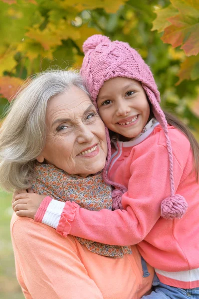 Grandmother and granddaughter having fun — Stock Photo, Image