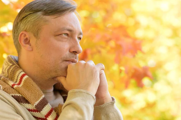 Handsome man posing — Stock Photo, Image