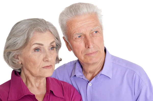 Triest Senior Paar Poseren Samen Geïsoleerd Witte Achtergrond — Stockfoto