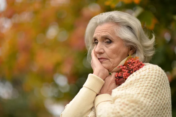 Senior beautiful woman posing — Stock Photo, Image