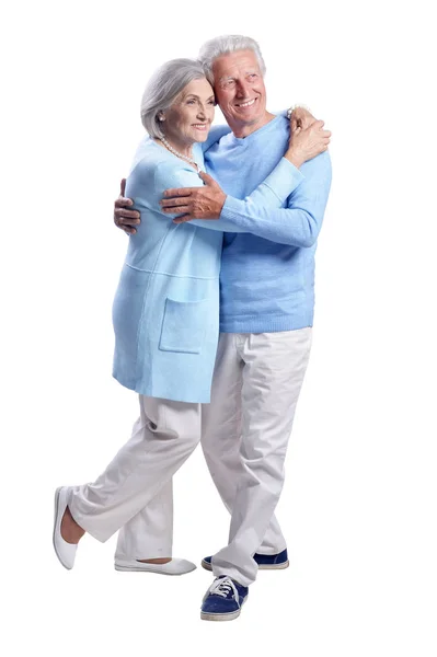 Retrato Una Feliz Pareja Ancianos Abrazándose Sobre Fondo Blanco — Foto de Stock