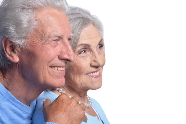 Retrato Casal Idosos Felizes Abraçando Fundo Branco — Fotografia de Stock