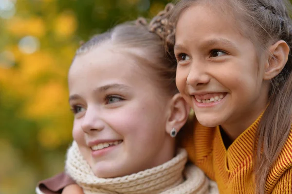 Two little sisters — Stock Photo, Image