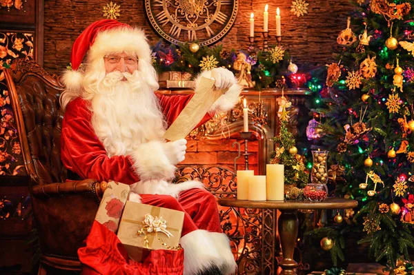 Santa Claus Habitación Decorada Para Las Vacaciones Navidad — Foto de Stock