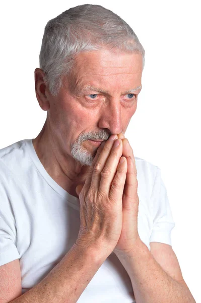 Portret Van Senior Man Bidden Geïsoleerd Witte Achtergrond — Stockfoto