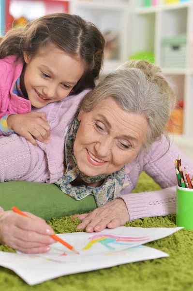 Mormor Och Barnbarn Ritning Tillsammans — Stockfoto