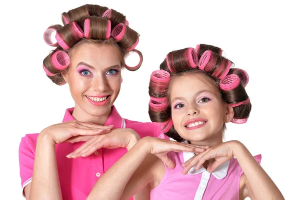 Anne ve küçük kızı saç curlers içinde — Stok fotoğraf