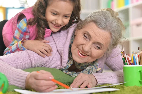 Mormor Och Barnbarn Ritning Tillsammans — Stockfoto