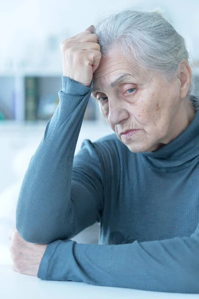 Ritratto Ravvicinato Donna Anziana Stanca — Foto Stock