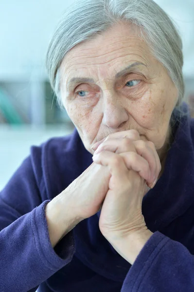 Ritratto Ravvicinato Donna Anziana Stanca — Foto Stock
