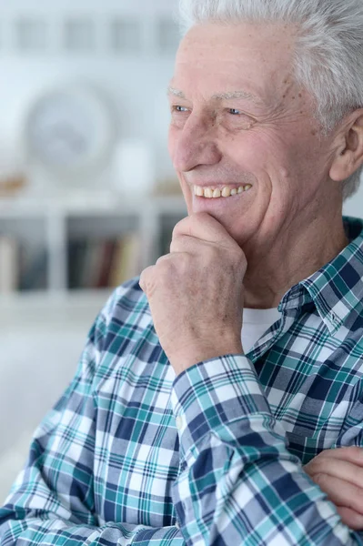 Retrato Homem Idoso Feliz Casa — Fotografia de Stock