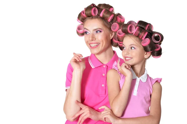 Madre e hija pequeña en rulos de pelo — Foto de Stock