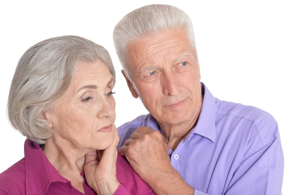 Portret Van Triest Senior Paar Geïsoleerd Witte Achtergrond — Stockfoto