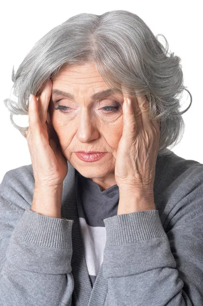 Porträt Einer Seniorin Grauer Bluse Mit Kopfschmerzen Isoliert Auf Weißem — Stockfoto