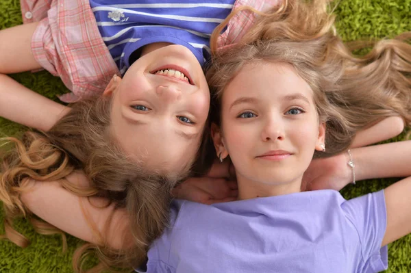 Two pretty little girls — Stock Photo, Image