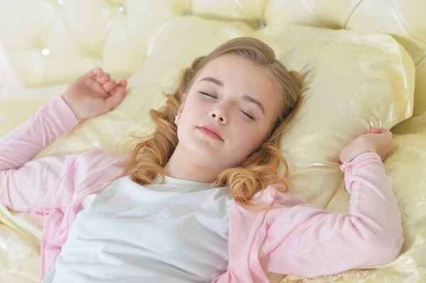 Cute little girl sleeping — Stock Photo, Image