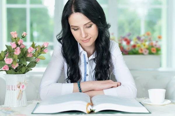 Beautiful Young Woman Sitting Table Opened Book — Stock Photo, Image