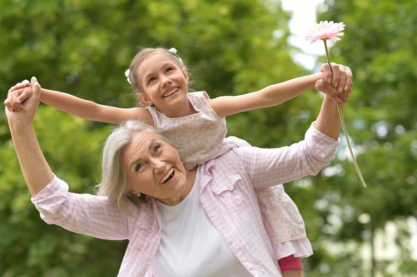 Granny Granddaughter Posing Outdoors Park — Stock Photo, Image