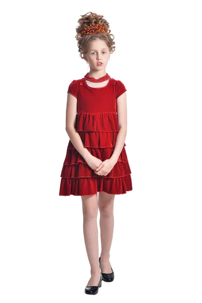 完全な長さ ポーズの分離の白い背景の赤いドレスの女の子 — ストック写真