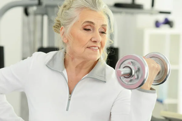 Sporty Senior Woman Training Dumbbell Gym — Stock Photo, Image