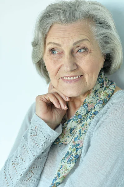 Porträt Der Schönen Seniorin Posiert — Stockfoto