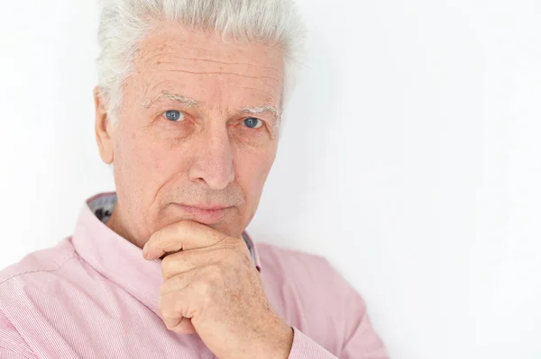 Retrato Homem Idoso Confiante Isolado Fundo Branco — Fotografia de Stock