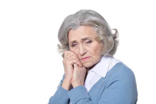 Portrét Smutné Starší Ženy Izolovaných Bílém Pozadí — Stock fotografie