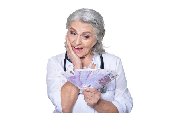 Portrait Femme Médecin Tenant Des Billets Isolés Sur Fond Blanc — Photo