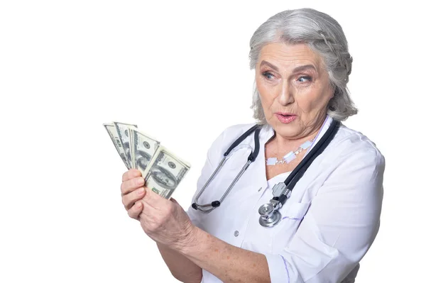 Retrato Médico Feminino Segurando Contas Dinheiro Isolado Fundo Branco — Fotografia de Stock