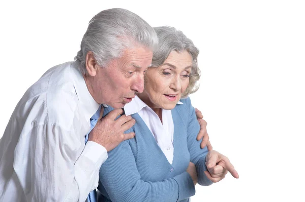 Portret Van Gelukkige Senior Paar Neer Kijken Witte Achtergrond — Stockfoto