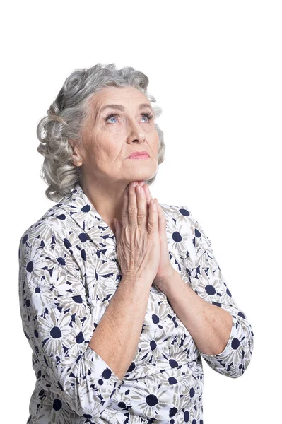 Portrét Smutné Starší Ženy Modlí Izolovaných Bílém Pozadí — Stock fotografie