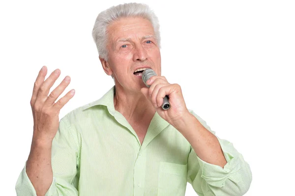 年配の男性の歌のカラオケ — ストック写真