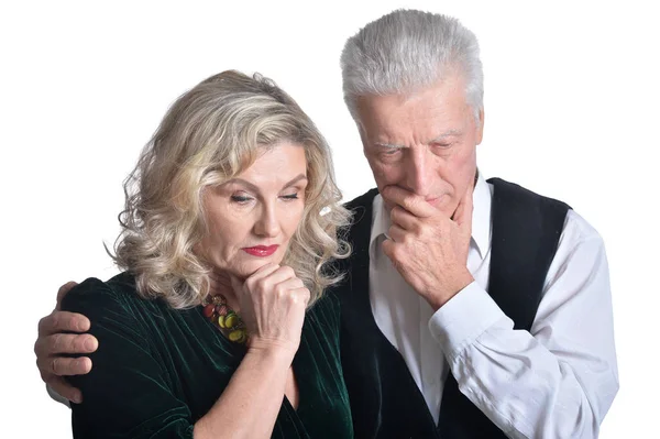 Portret Van Triest Senior Paar Knuffelen Geïsoleerd Witte Achtergrond — Stockfoto