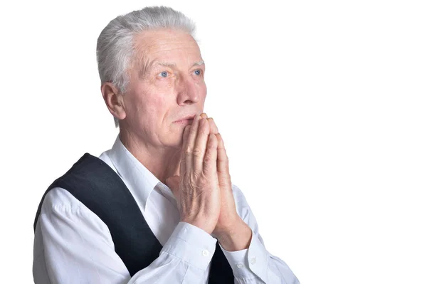 Retrato Del Hombre Mayor Rezando Aislado Sobre Fondo Blanco —  Fotos de Stock