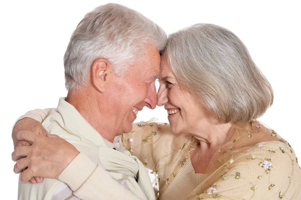 Πορτρέτο Του Ευτυχισμένο Ζευγάρι Ανώτερος Θέτοντας Απομονώνονται Λευκό Φόντο — Φωτογραφία Αρχείου