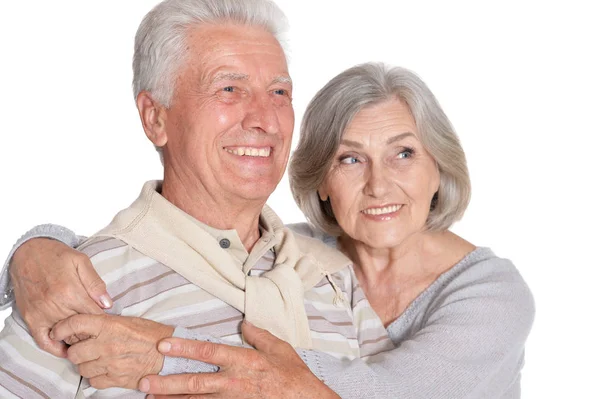 Retrato Feliz Pareja Mayor Abrazándose Aislado Sobre Fondo Blanco — Foto de Stock