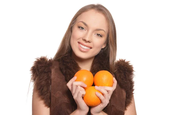 Retrato Jovem Posando Com Laranjas Isoladas Fundo Branco — Fotografia de Stock