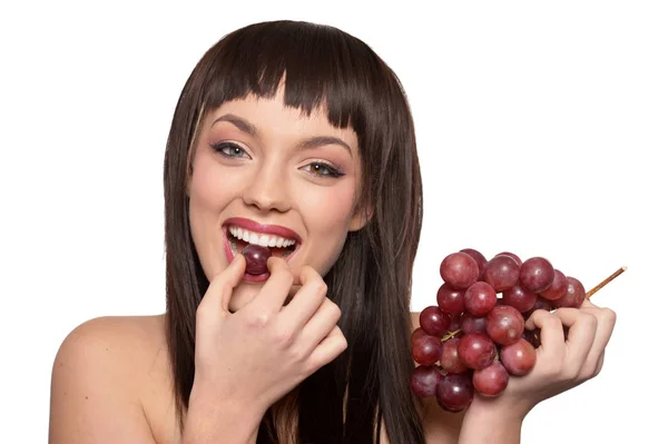 Portret Van Jonge Vrouw Poseren Met Druiven Geïsoleerd Witte Achtergrond — Stockfoto